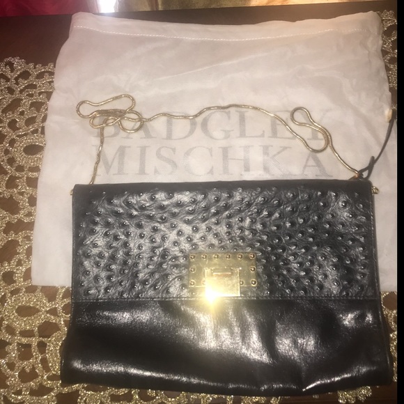 Badgley Mischka leather purse w/gold chain strap - Picture 2 of 8